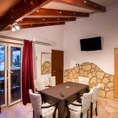 Apartment For Families With Children Lopar, Rab - 20749